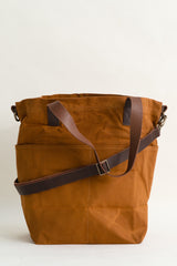 waxed canvas crossbody tote - book - Image 6