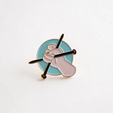 knitting needle pin - book - Image 1